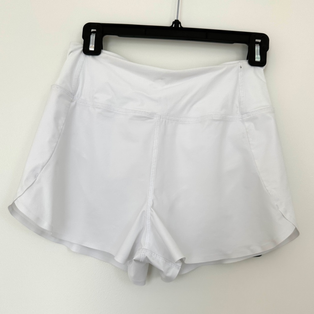 NWT Greyson Ladies Golf Shorts in Arctic